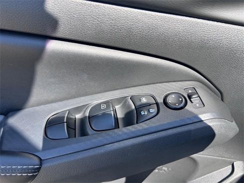 Used 2024 Nissan Altima 2.5 SV image 16