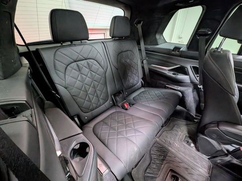 Used 2023 BMW X7 xDrive40i w/ Executive Package image 29