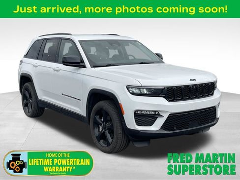 Used 2023 Jeep Grand Cherokee Limited w/ Luxury Tech Group II image 1