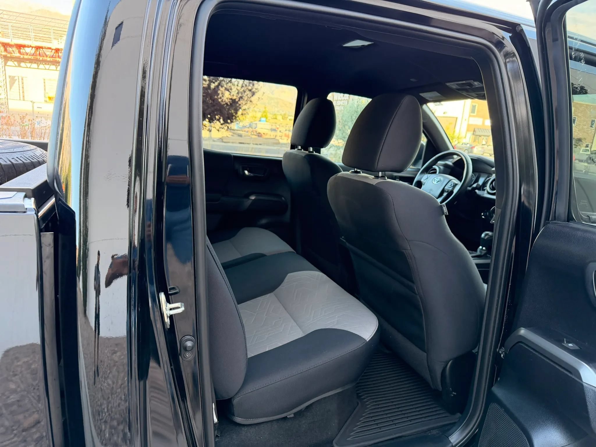 Used 2021 Toyota Tacoma TRD Off-Road AWD/4WD image 23