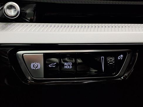 Certified 2026 Cadillac Optiq Sport 1 image 22