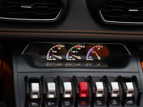 Used 2019 Lamborghini Huracan LP 580-2 RWD image 18