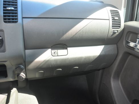 Used 2006 Nissan Frontier SE w/ (P01) Power Pkg RWD image 19