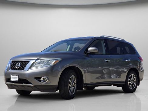 Used 2016 Nissan Pathfinder SV AWD/4WD image 15