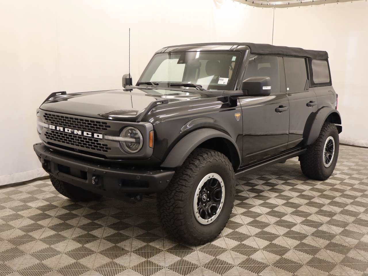 Used 2022 Ford Bronco Badlands AWD/4WD image 1