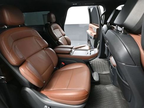 Used 2025 Lincoln Navigator L Reserve AWD/4WD image 54