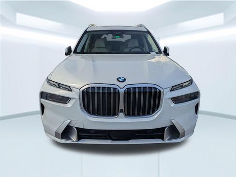 Used 2023 BMW X7 xDrive40i w/ Executive Package AWD/4WD image 4