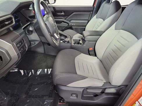 Used 2025 Toyota Tacoma TRD Off-Road AWD/4WD image 19