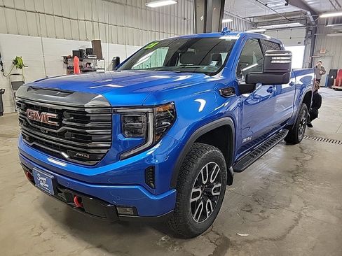 Used 2023 GMC Sierra 1500 AT4 w/ AT4 Premium Package image 6
