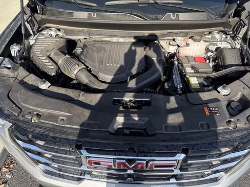Used 2025 GMC Acadia Elevation image 25