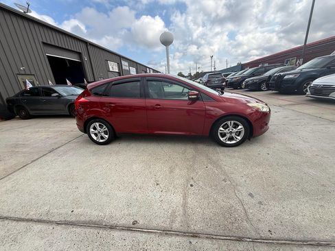 Used 2014 Ford Focus SE image 2