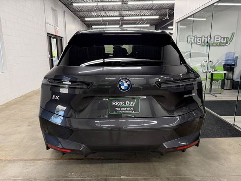 Used 2024 BMW iX xDrive50 w/ Premium Package AWD/4WD image 5