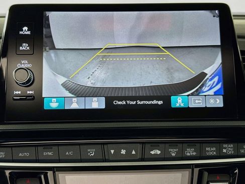 Used 2026 Honda Odyssey Touring image 19