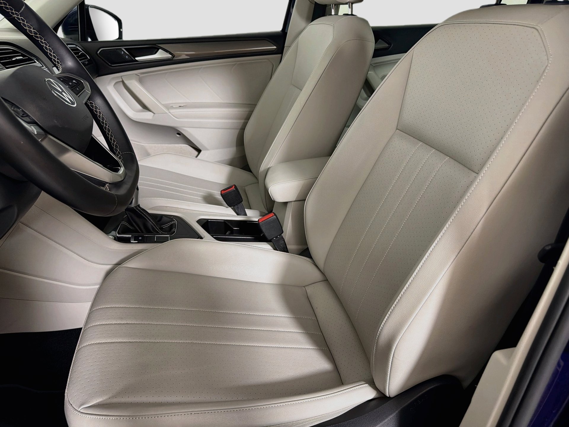Used 2022 Volkswagen Tiguan SE FWD image 19