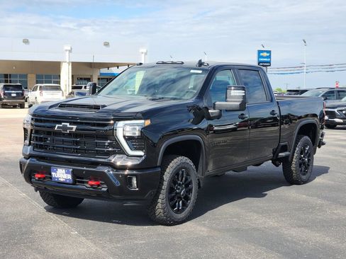 New 2026 Chevrolet Silverado 2500 LT w/ Trail Boss Package AWD/4WD image 2