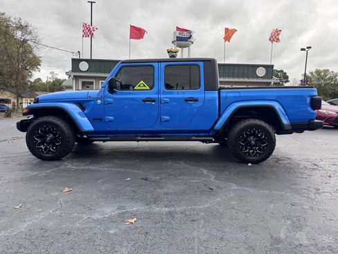 Used 2021 Jeep Gladiator Sport image 2