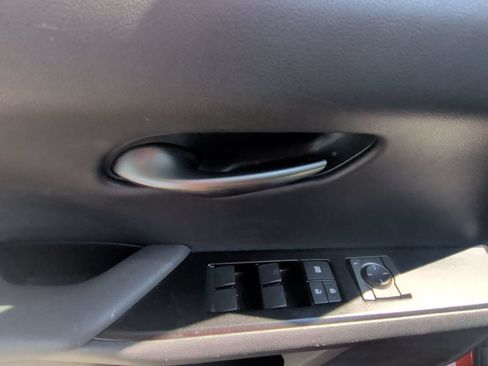 Used 2019 Lexus UX 200 w/ Accessory Package 2 FWD image 12
