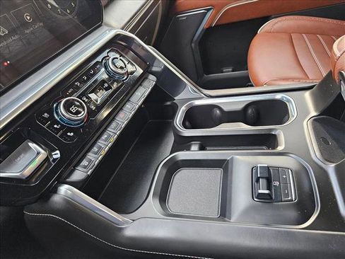 Used 2024 GMC Sierra 2500 Denali Ultimate image 15