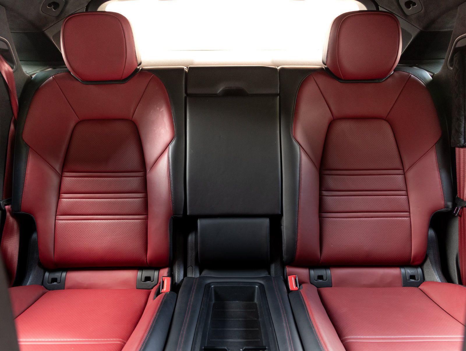 Certified 2024 Porsche Cayenne Turbo GT AWD/4WD image 28