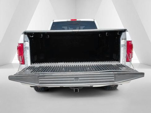 Used 2015 Ford F150 Lariat w/ Equipment Group 502A Luxury AWD/4WD image 7