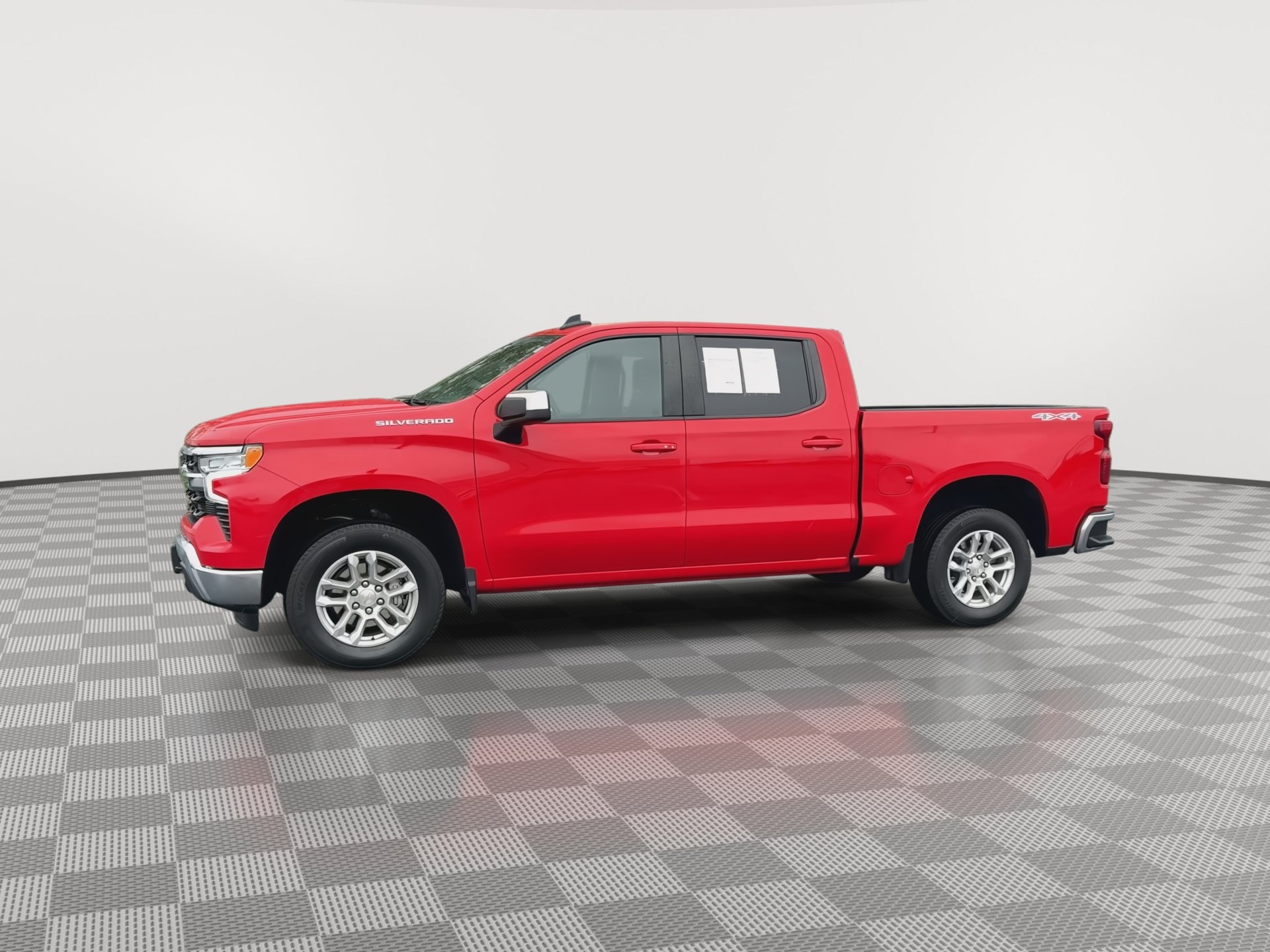Certified 2025 Chevrolet Silverado 1500 LT w/ Protection Package AWD/4WD image 5