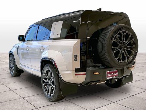 New 2026 Land Rover Defender 110 OCTA image 3