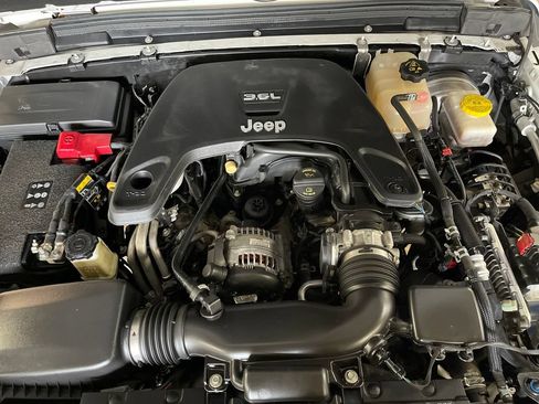 Used 2020 Jeep Wrangler Unlimited Sport AWD/4WD image 10