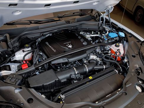 New 2025 Maserati Grecale Modena image 42