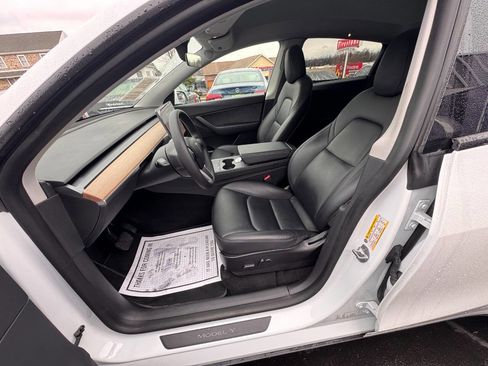 Used 2021 Tesla Model Y Long Range image 13