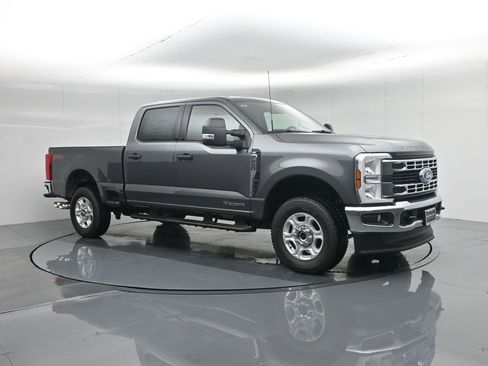 New 2026 Ford F250 XLT w/ FX4 Off-Road Package image 25