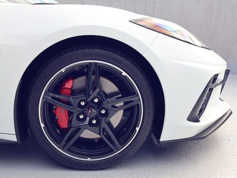 Used 2022 Chevrolet Corvette 3LT w/ Z51 Performance Package image 11