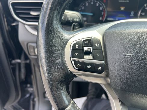 Used 2021 Ford Explorer XLT w/ Equipment Group 202A AWD/4WD image 19