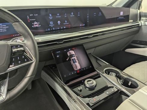 Used 2025 Cadillac Escalade V image 17