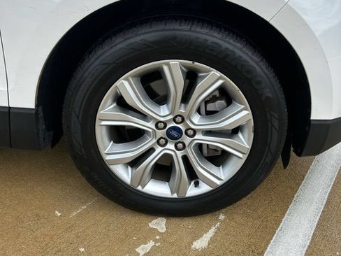 Used 2021 Ford Edge Titanium FWD image 29