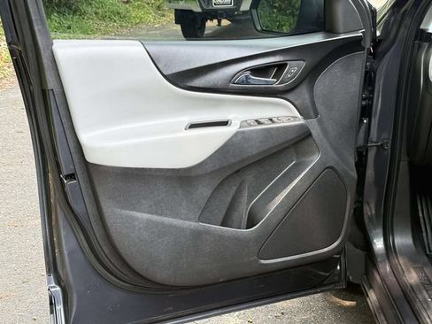 Certified 2022 Chevrolet Equinox LS w/ Driver Confidence II Package FWD image 9
