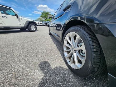 Used 2013 Ford Taurus Limited FWD image 23