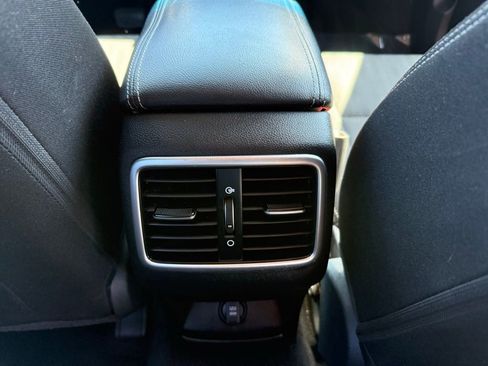 Used 2020 Kia Sportage LX image 17