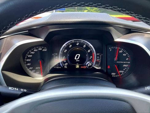 Used 2019 Chevrolet Corvette Stingray Coupe w/ 1LT RWD image 23