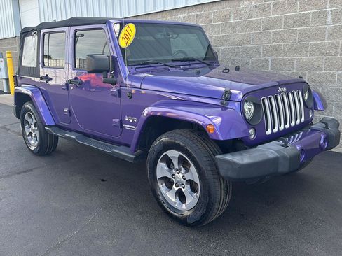 Used 2017 Jeep Wrangler Unlimited Sahara AWD/4WD image 2