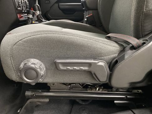 Used 2024 Jeep Wrangler Unlimited Rubicon image 15