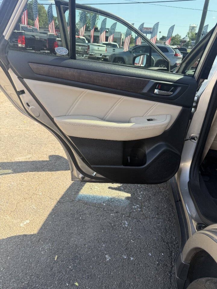 Used 2018 Subaru Outback 3.6R Limited AWD/4WD image 11