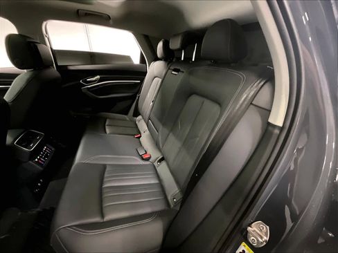 Certified 2024 Audi Q8 e-tron Premium Plus w/ Premium Plus Package image 27