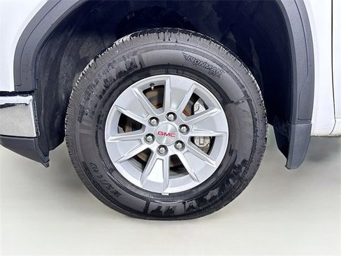 Used 2024 GMC Sierra 1500 SLE image 31