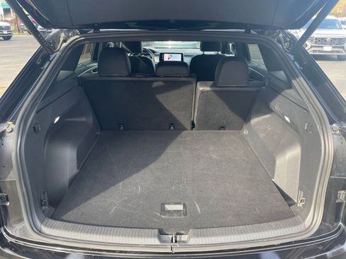 Used 2025 Volkswagen Atlas Cross Sport SE image 27