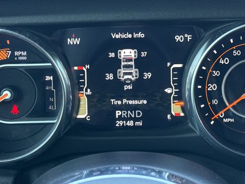 Used 2018 Jeep Wrangler Unlimited Sahara AWD/4WD image 20