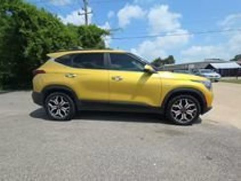 Used 2022 Kia Seltos SX w/ Sunroof Package AWD/4WD image 1