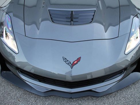 Used 2015 Chevrolet Corvette Z06 w/ 3LZ Preferred Equipment Group RWD image 12