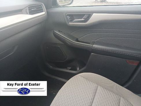 Certified 2022 Ford Escape SE w/ Cold Weather Package AWD/4WD image 27