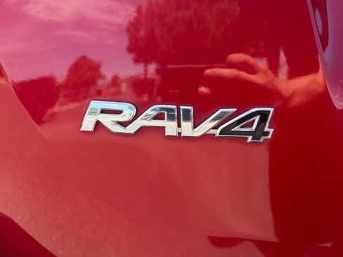 Used 2014 Toyota RAV4 XLE AWD/4WD image 34