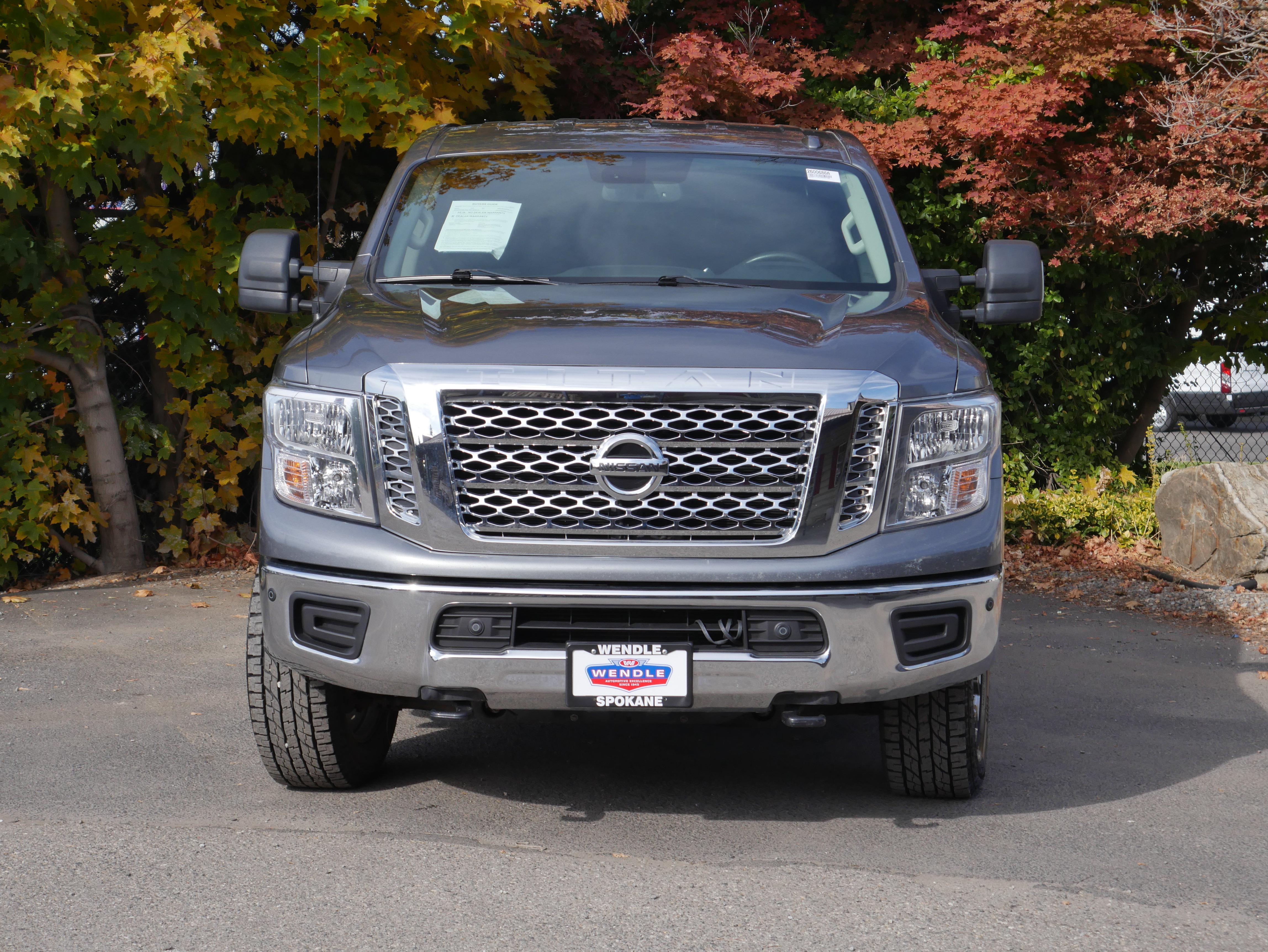 Used 2018 Nissan Titan SV w/ SV Convenience Package AWD/4WD image 30